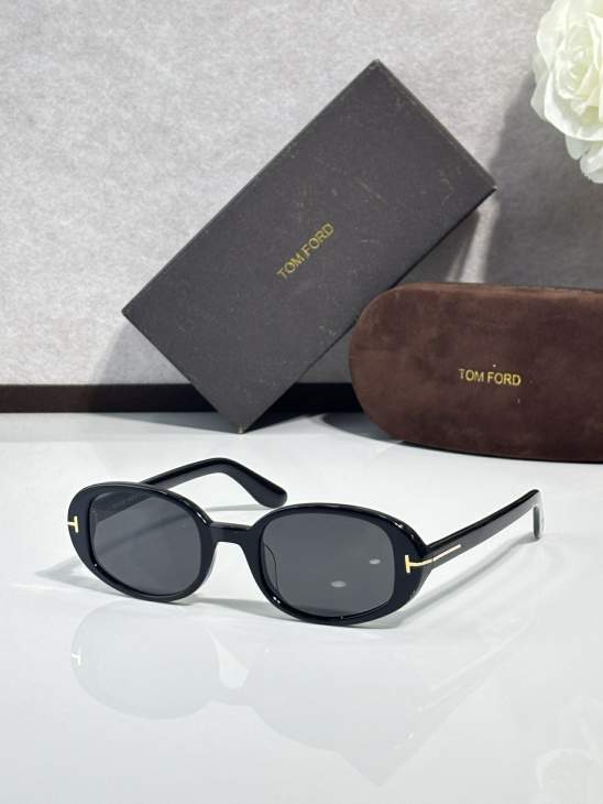 Picture of Tom Ford Sunglasses _SKUfw77364411fw